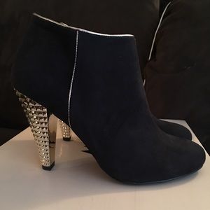 Sz 8 Glam Booties Gold heal